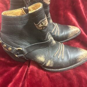 Really cute  genuine leather by a old Gringo these booties go WTH everything
